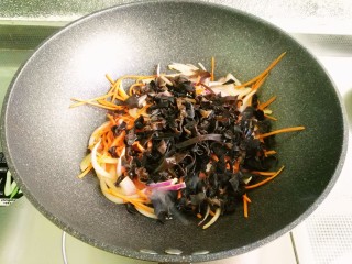 鱼香千叶豆腐丝 