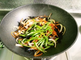 鱼香千叶豆腐丝 