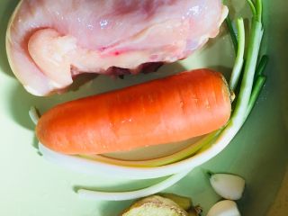 胡萝卜丝炒鸡丝 