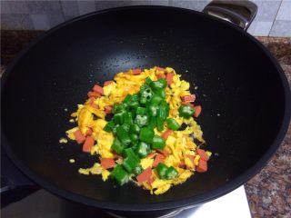 秋葵炒蛋 