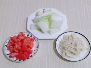 酸甜开胃～番茄金针菇冬瓜汤 