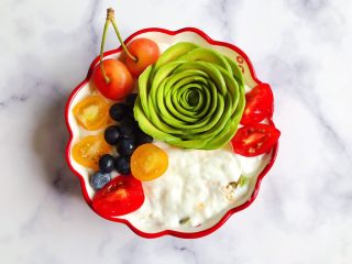 水果麦片酸奶碗 