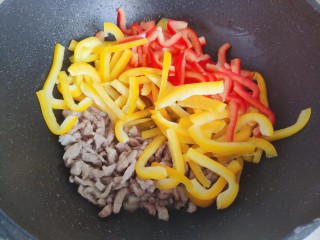 彩椒炒肉丝 