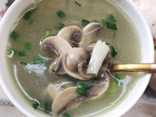 口蘑汤 